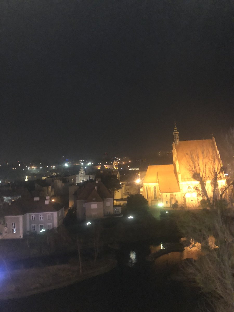 J_Wenderlich's tweet photo. Takie widoki wieczorową porą na piękną @BydgoszczPL z „bydgoskiego oka” :) #Bydgoszcz  #GródNadBrdą #KatedraBydgoska #OperaNova https://t.co/OaZrrE7Igr