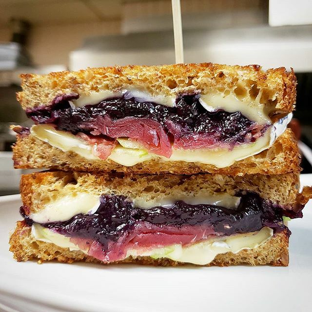 Ever mixed Brie with Blueberry? 
If not....you definitely should 🤤
.
.
.
.
.
.
#edmonton #edmontonliving #edmontoneats #edmontonfood #edmontonlife #yeg #yegger #yeglocal #yegfood #yegeats ift.tt/37BZdMY