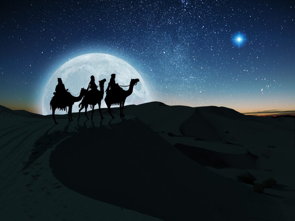 Nervios e ilusión a partes iguales... ¿Tenéis ya todo preparado para la noche más mágica del año? 
No olvidéis sacar brillo a los zapatos porque... ¡YA VIENEN LOS REYES! 
🤴🏼🐫🤴🏾🐫🤴🏿🐫