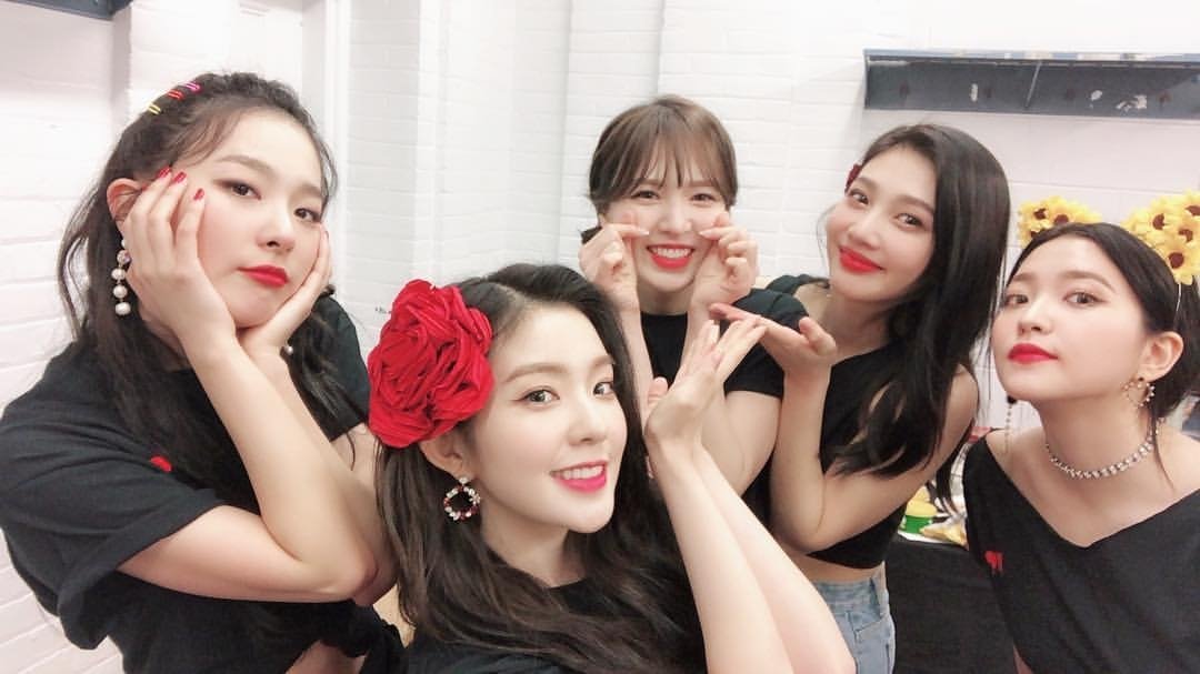 Kpop3Jessi's tweet photo. °• Mais Uma Comemoração Para As Meninas Do Red Velvet Que Ganharam Seu 3Win Hoje No Inkigayo!! Parabéns ♥️🌺🌺🤩🏆🏆🏆 #Psycho3rdWin https://t.co/VrtzsPKzoG