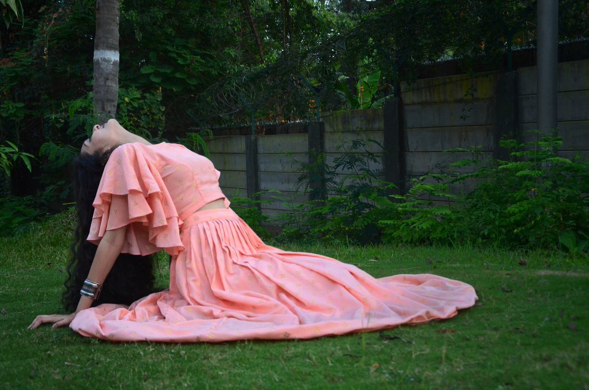 BYOGI_Official's tweet photo. Just stunning!
Butterfly sleeved, round neck blouse with full length pleated skirt. Its a perfect look for your festive vibe.

#byogi #womenswear #womensclothing #womensfashion #ootd #beauty #story #postoftheday https://t.co/cv9WoTOJ9E