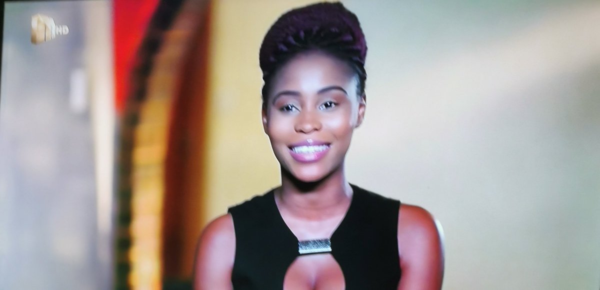 Retweet if you agree she's beautiful  #DateMyFamily