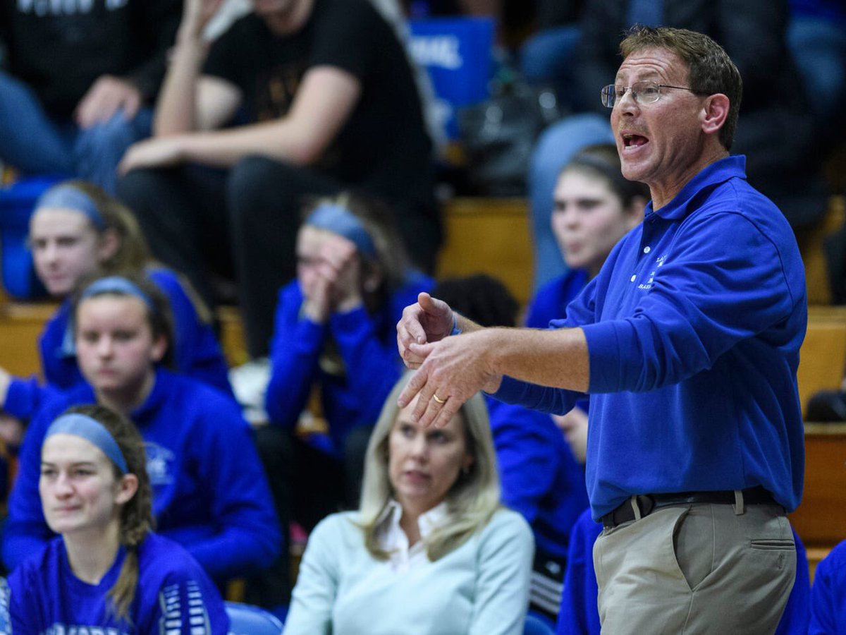 kylesokeland's tweet photo. A couple of girls basketball stories from the past few days, ICYMI.

Kenna Hisle joins North history books: https://t.co/zxDrAxfCGu

Memorial playing like the best team in the city with new coach Lee Auker: https://t.co/Vo33pNz5xT https://t.co/nFVItjZ6ki