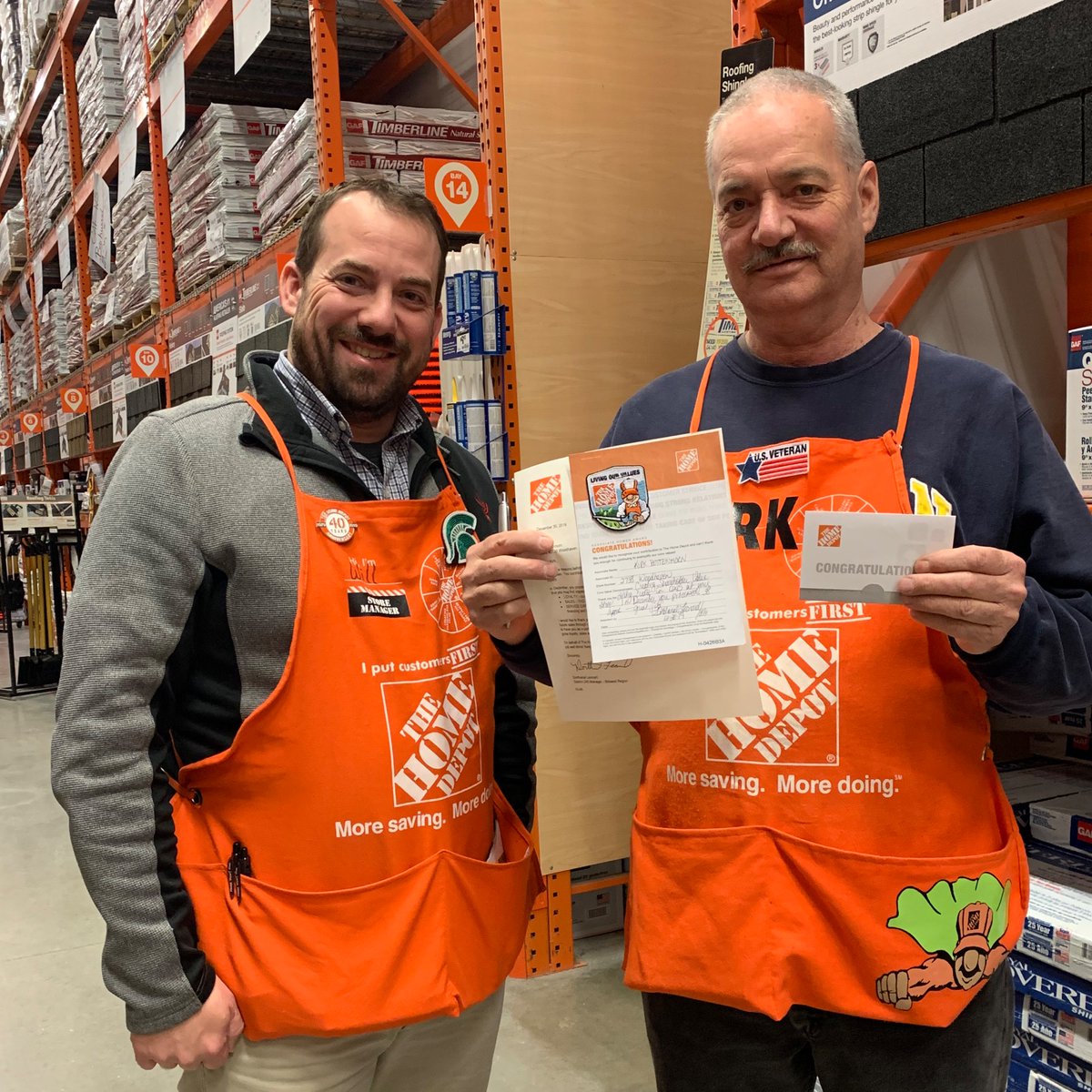 Congratulations Kirk on your Homer Award for continuing to drive credit, 38 credit apps in December! Awesome Job! Also congratulations on going platinum!! WooHoo!! 🥳 @THDWoodhaven @willdingman76 @JULIE_ROdoubleL