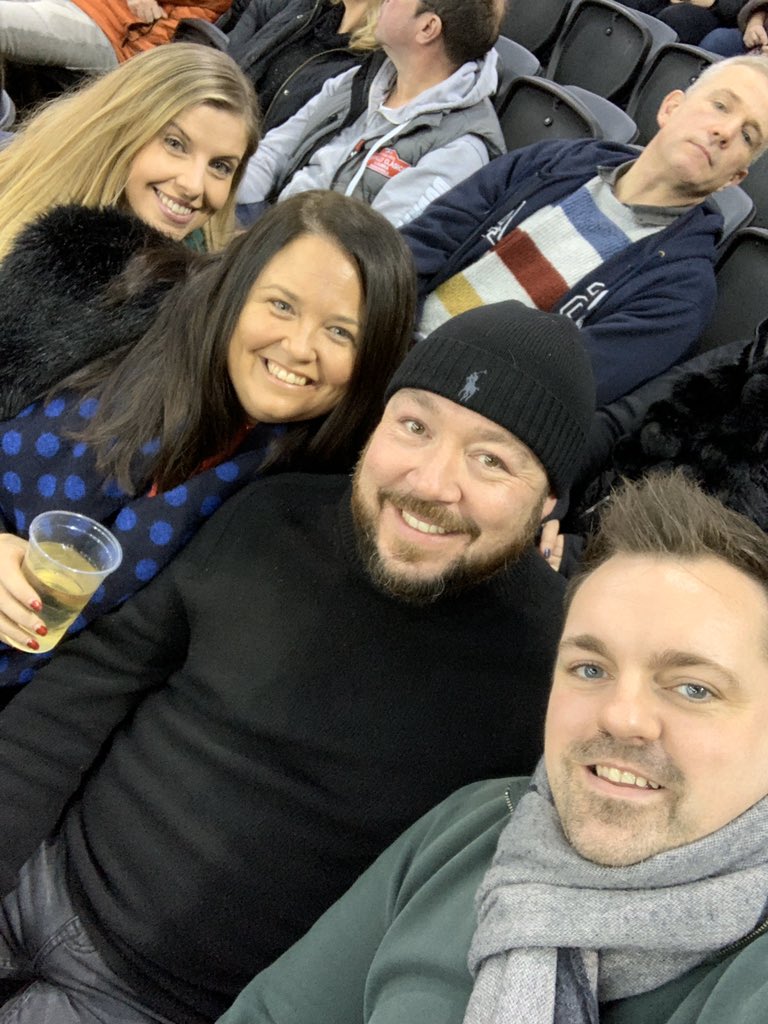 We’re having a pucking good time visiting our friends in Belfast all the way from Glasgow #giantselfie