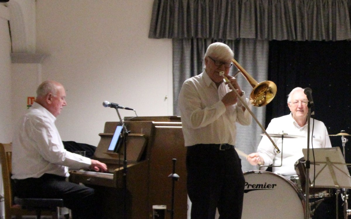 On Monday 6th January we start the new decade with music from Bob Dwyer’s Bix &amp; Pieces. Led by Bob Dwyer on trombone, the band has that  trademark “Beiderbecke bounce.” Dance floor, bar, good parking. Music starts at 8pm £10 on the door.