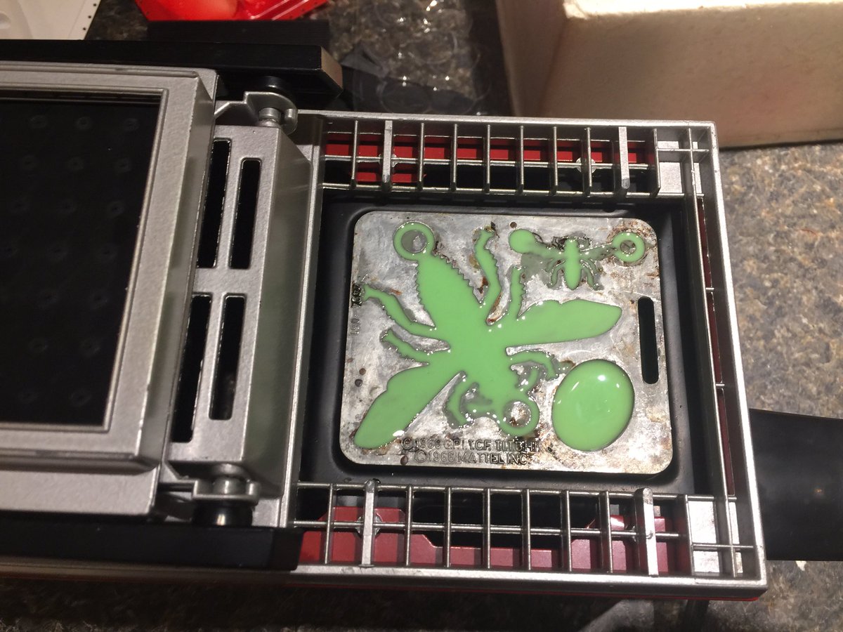 USSIndianapolis's tweet photo. You could also use the heater for your Thingmaker molds. I have some 50+ yr old Plastigoop. Still works, still smells the same when it cooks.
The 60’s had some of the coolest toys.
#Mattel
#Thingmaker
#Creepycrawlers https://t.co/RGM2bO9hY9