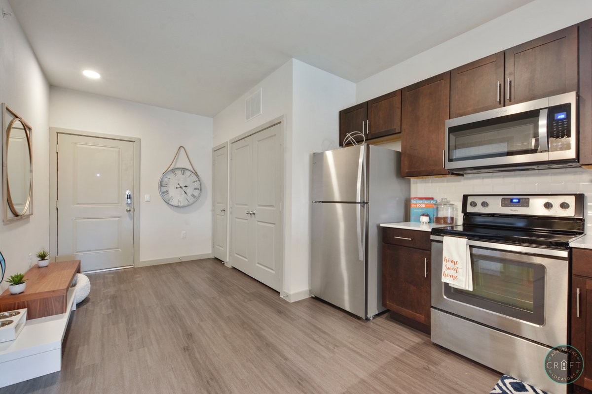 craftapartments's tweet photo. SOUTH AUSTIN - Carefree, sun soaked vibes in this tree-lined community โบ๏ธ๐ด
1/1 $1129 (586 sq ft)
1/1 $1254 (666 sq ft)
2/2 $1674 (1142 sq ft)
2/2 $1559 (1116 sq ft)
#craftyourlifestyle #craftapartmentlocators
#austinapartments #austinrealestate #austin #austincondos https://t.co/uOvknqTFRn