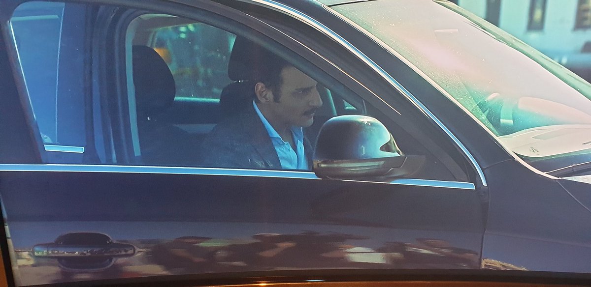 MrTonale00's tweet photo. I am wachting @SalvioEspo in #gamorra on #Netflix

Suddenly i see the whole filmcrew in the reflection of the car 😂

Oeps #blooper 😜

Great serie by the way 👌 https://t.co/a5sV0YauaH