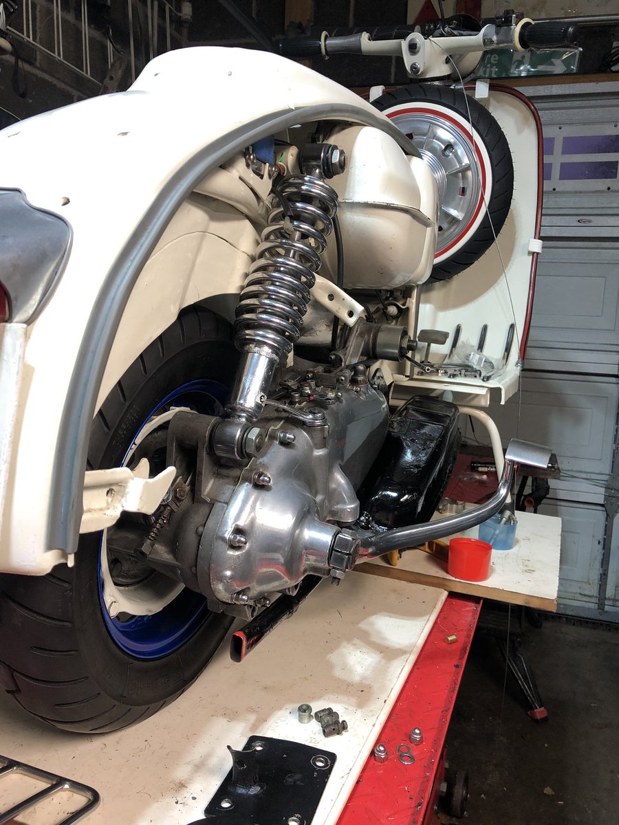 robert2burns's tweet photo. New patient in the surgery... had engine rebuild, fork rebuild, now for a tidy up and overall safety check... going to be a cracking S2... #oldmod #lambretta #super #series2 @drrobertlambretta https://t.co/l8SUbC8yBa