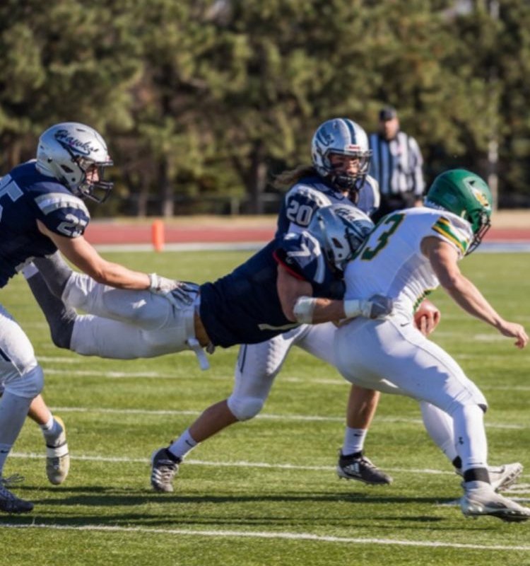 AthELITEstrong's tweet photo. AthELITE Pro Day Player Highlight:
Kevin Brown LB 6'4 230
Dickinson State
91 Tkls, 7.5 TFL, 1 Int, 1 FR
NAIA All American
Cliff Harris Award Finalist
Team Defensive MVP
Team Captain
#AthELITEstrong https://t.co/aBiKR4v7pH