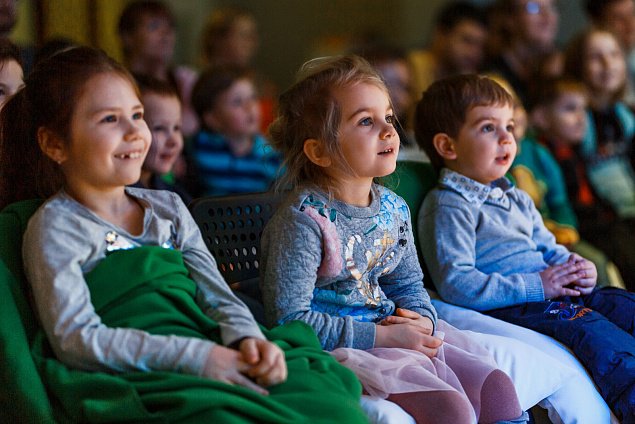 From mid-December to late January,  over 2,000 festive events are taking place in #Moscow.🎉
81 museums will offer free admission and from 1-8 January, 13 Moskino #city cinemas will offer free screenings for school and pre-school children.👩‍👧‍👦
Get in on the action! 😉