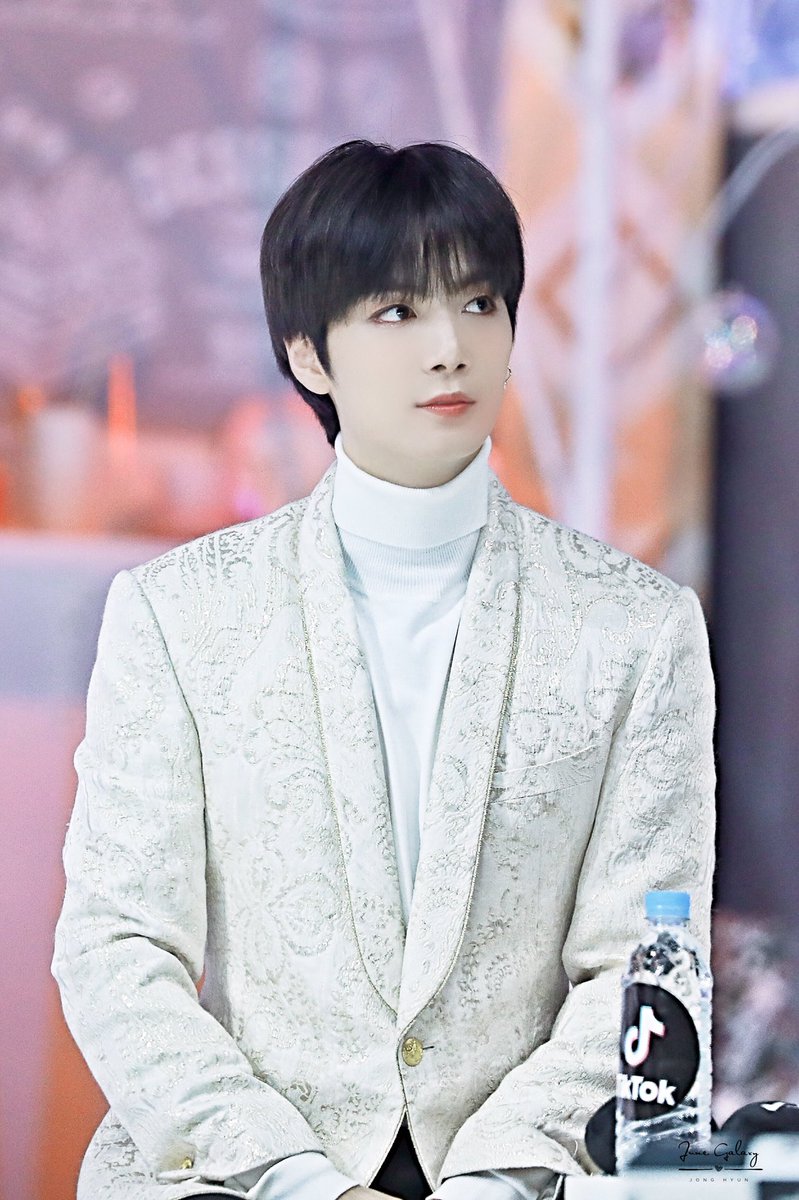 JuneGalaxy608's tweet photo. 20200105  종현 ㅠㅠㅠㅠ #JR #김종현 #뉴이스트 https://t.co/QXHPgUcXno
