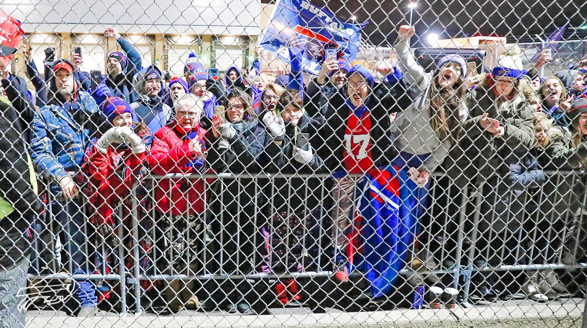 BuffaloBills's tweet photo. Through it all, you're always there for us.

We love you, #BillsMafia. ✊ https://t.co/xf0FgYhKyl