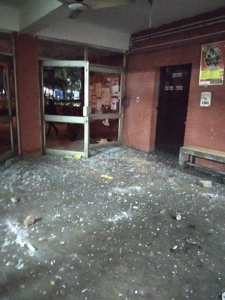 SwarajJat's tweet photo. देश के प्रतिष्ठित विश्वविद्यालय JNU मे छात्रों के बीच इस प्रकार की हिंसा की घटना निंदनीय है। https://t.co/C2nCguThdx