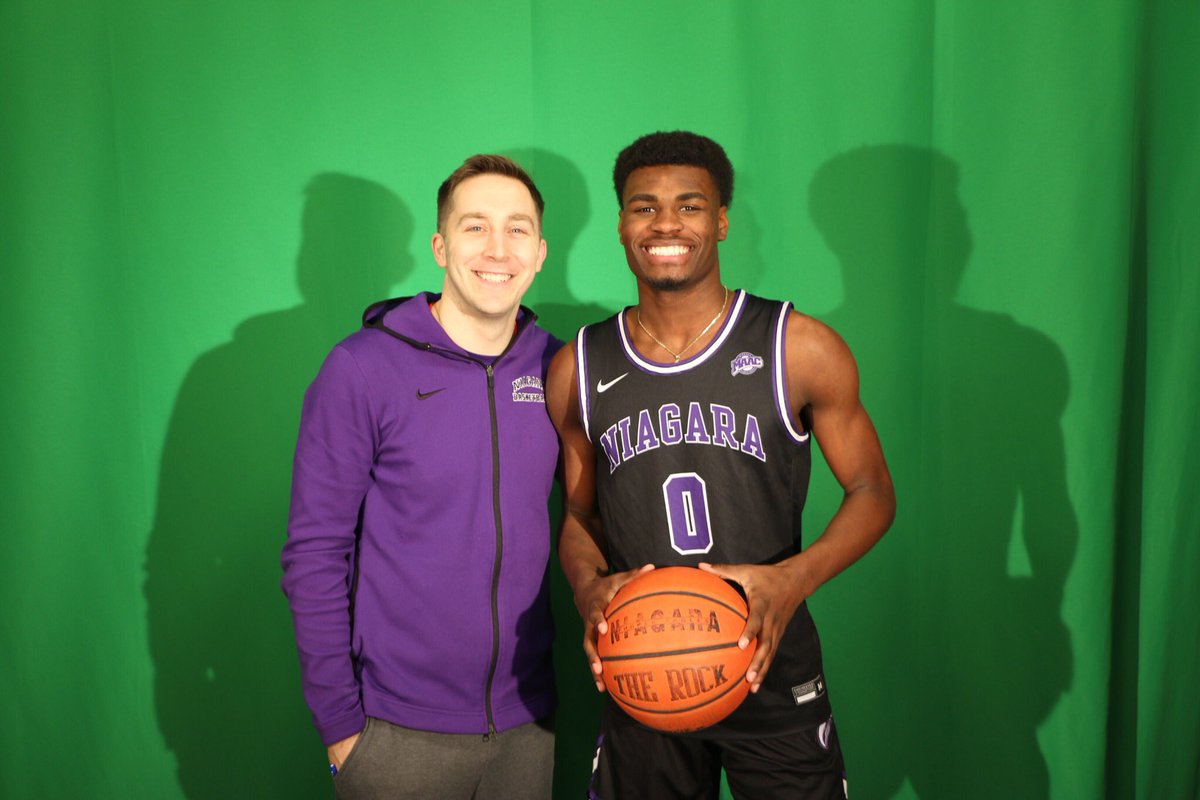 iamtahjaehill's tweet photo. 110% Committed 💜🦅 @NiagaraMBB @Greg_Paulus @Hiltonhoops https://t.co/NcGrJNJyj5