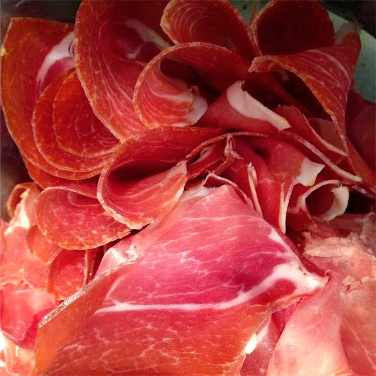 CateringByGoose's tweet photo. prosciutto petals blooming this sunny Sunday: piling up w/fresh mozzarella, basil, evoo, and a toasty baguette #OcaMeansGoose #GooseComesToCarmel #HeyNorthsideHey https://t.co/CFJ24oXOvj