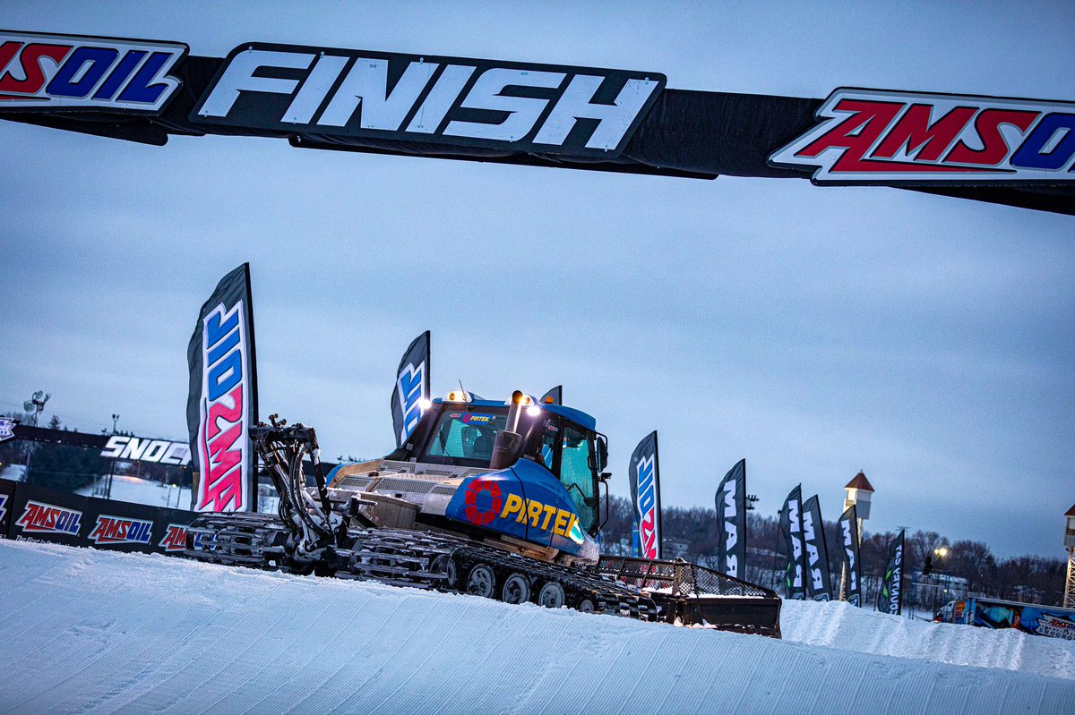 On my way to groom your track like.. 😏