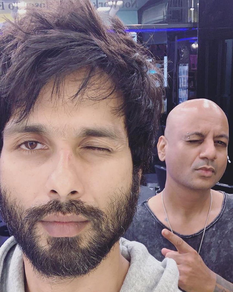 shahidkapoorFC's tweet photo. INSTA POST by @AalimHakim
โThe Super Duper @shahidkapoor ๐ at Salon Hakimโs Aalim โค๏ธ #salonhakimsaalim #hakimsaalimbandra #shahidkapoor #aalimhakim #harocks๐ค โค๏ธโ
https://t.co/6e8vu5ilFU
Super awesome!!๐๐โค๏ธ https://t.co/CeWmWW2TXi