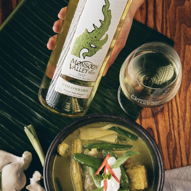 MonsoonValleyUK's tweet photo. #MonsoonValleyColombard is made with short cold skin maceration, free run juice only, partly natural #MalolacticFermentation. Ageing in stainless steel tank. https://t.co/Z5vBdsOvsU