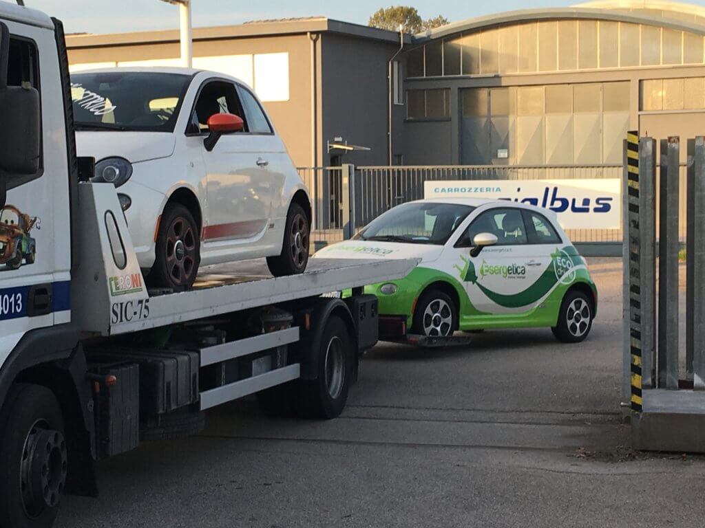 fiat_service's tweet photo. Fiat 500e Service Eu
https://t.co/hyqDLfEQU0
#fiat500 https://t.co/DaObxoCX8d