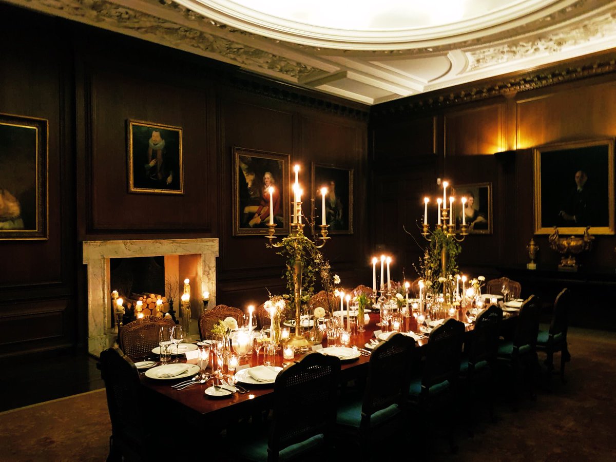 A beautiful evening in the wood panelled Dining Room last night for a private celebration. Foliage and florals by <a href="/thisflorallife/">Karen Watson</a>. ow.ly/1v4D30q6Xyk #exclusiveevents #cowdrayhouse <a href="/CowdrayEstate/">Cowdray Estate</a> #countryhouseevents #celebration