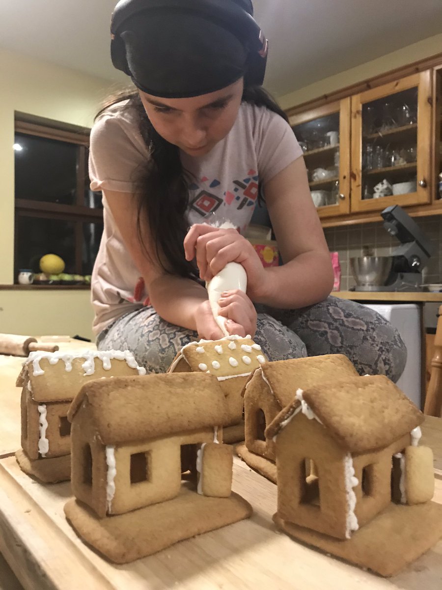 Headmeltz's tweet image. The night before school- and sure why not rattle out a few gaffs! #YoungBaker
 #3Dprinting the template was a super easy way to get manageable size build.