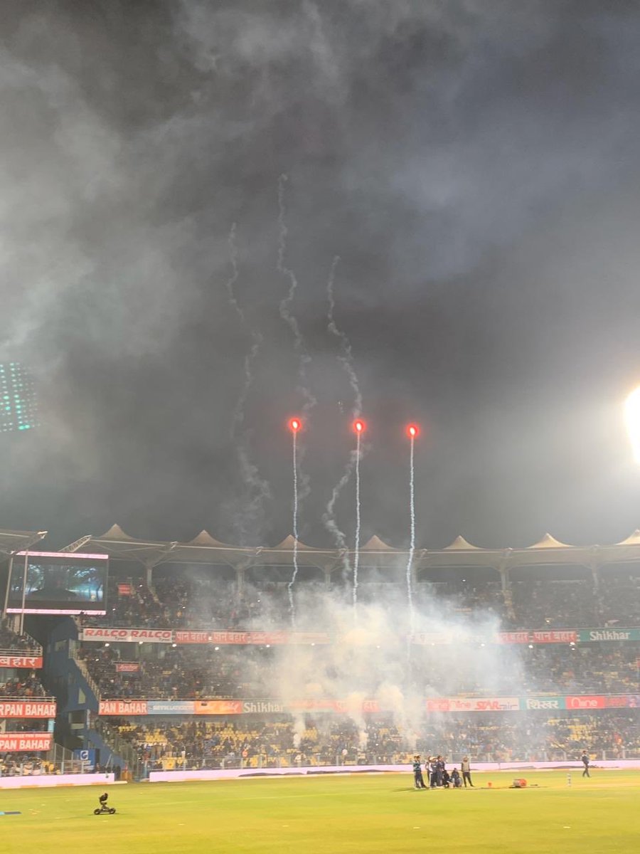 DNANETWORKSLIVE's tweet photo. #The 1st T20I of the decade🏏 #DNANetworksEvents #DTANs #INDvsSL #T20I
@BCCI  @OfficialSLC @ICHOfficial https://t.co/GwKBkhNgMO