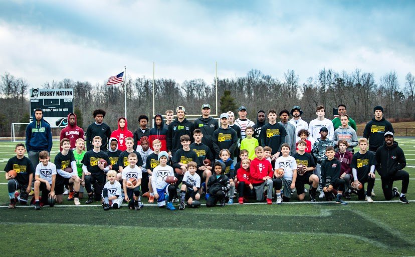 baylintrujillo's tweet photo. Planting Seeds 🌱
Charlotte, NC has OFFICIALLY been PLANTED annually with my guy @KOlsen19! 2020 has already started off with an opportunity to impact lives! Looking forward to what this year has in-store with my @AdvancedQBCamp’s!

S/O to my official sponsor; @DrinkBODYARMOR! https://t.co/mZXBLVDD9X