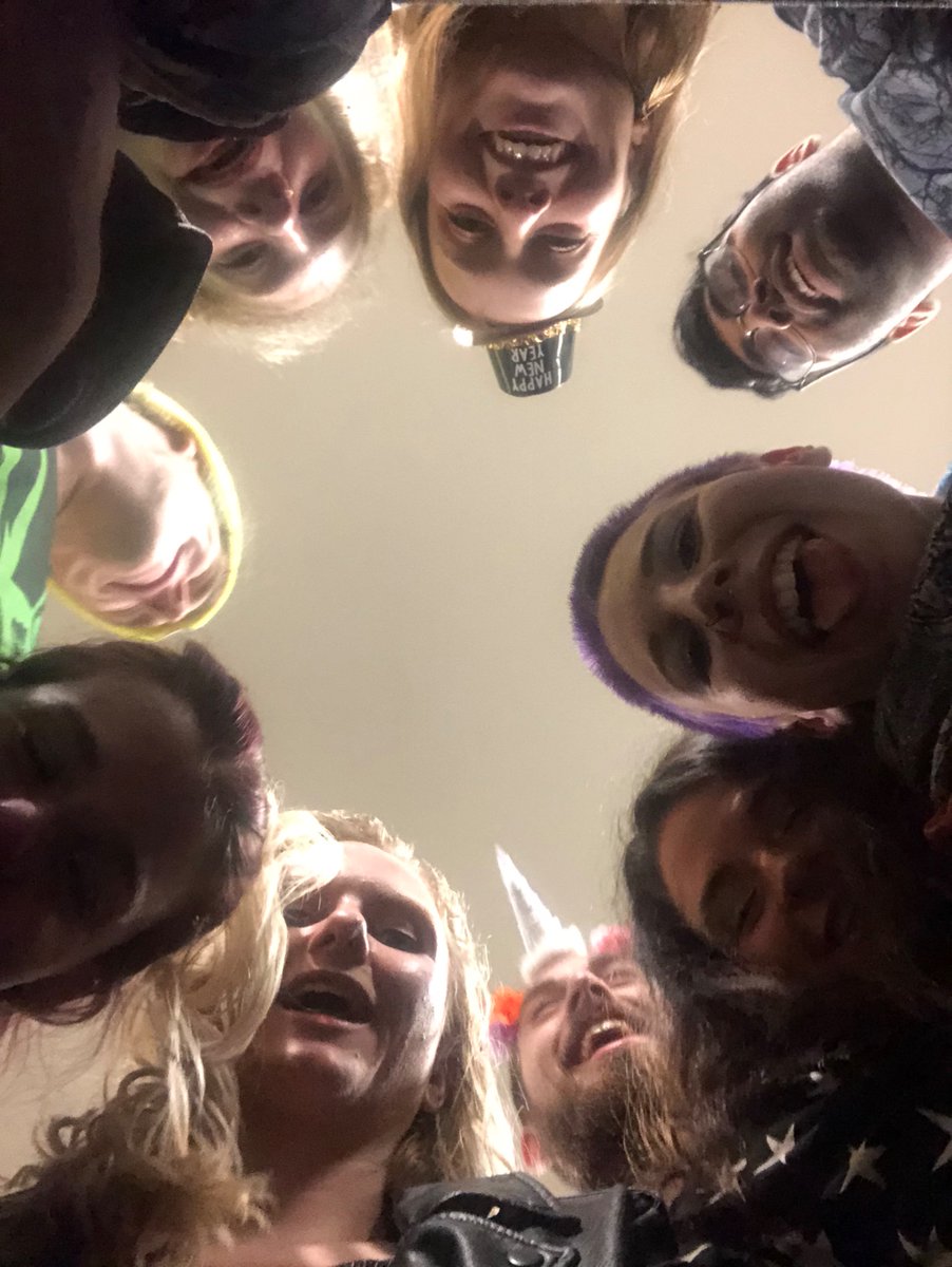 em_dank's tweet image. I’m so in love with my boyfriend, my friends, my life. Happy 2020 fools