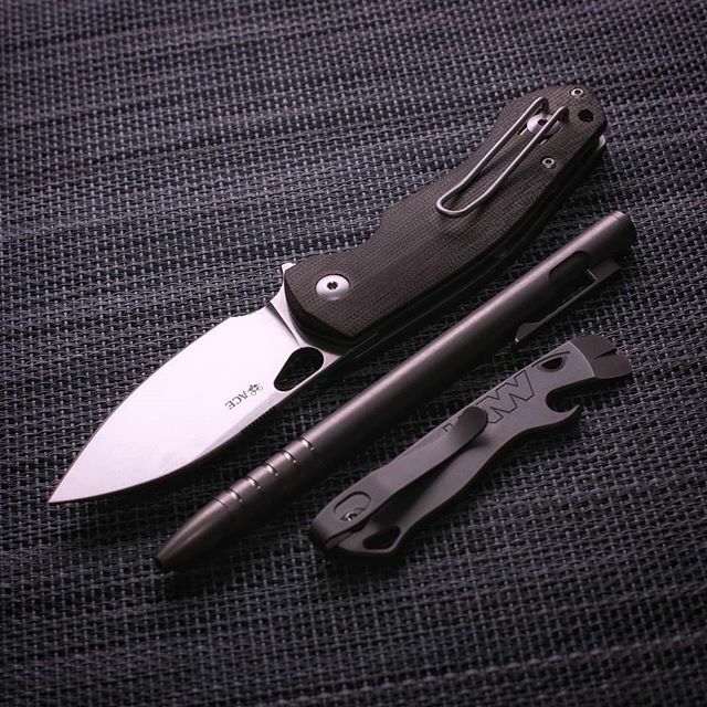 mifoto_se's tweet photo. Twelfth Night.
•
#edc #edcgear #everydaycarry #edcshowcase #edccommunity #everydaycarrycommunity #edcdump #echodeltacharlienetwork #pocketdump #knife #knifenut #GiantMouse #ACEBiblio #GiantMouseACEBiblio #JesperVoxnaes #VoxDesign #VoxKnives #JensAnsø… https://t.co/9MyI2gXoNz https://t.co/p58zfWGNJ4