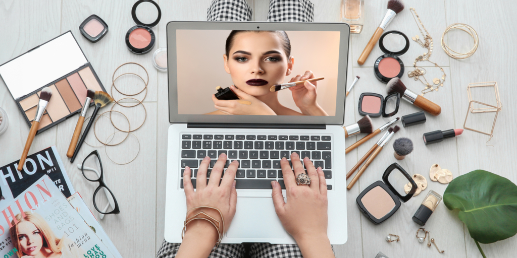 SavvyGlamTweets's tweet photo. No need to have the Sunday night blues. Savvy Glam has fantastic online support, and we can help you find your way around our amazing software.

#Savvyteamwork #nomorenoshows #onlinesupport #salonowners #beautyowners #beauty #nails #beautyparlour #mobilebeautician #hairsalon https://t.co/sG9xeZEBHr
