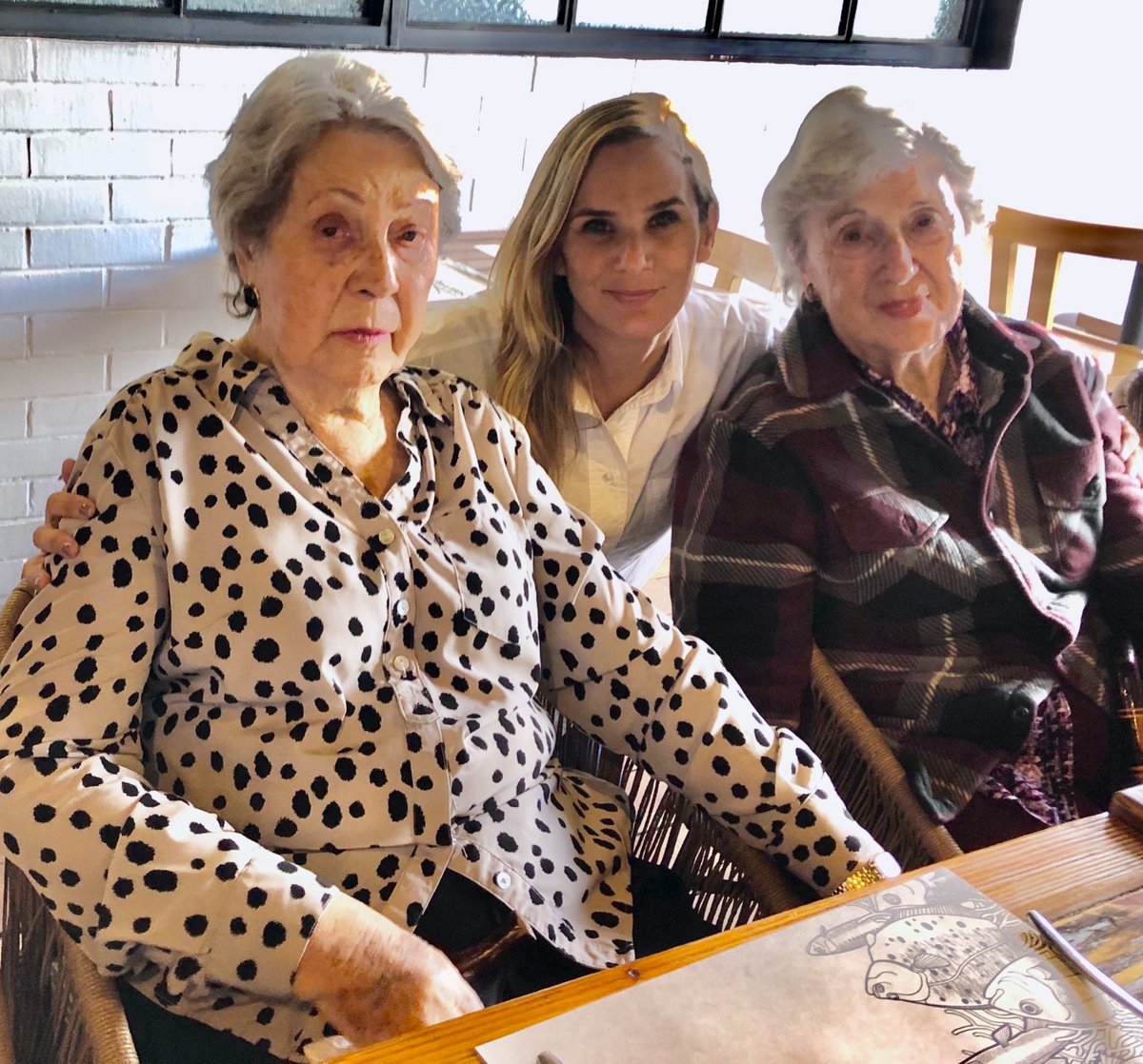 bonbon_arcoiris's tweet photo. Por que vine a honrar el origen, para seguir adelante con fuerza #Ague #Abuelita #Amandonos #Medellin https://t.co/bCAZf1SGuL