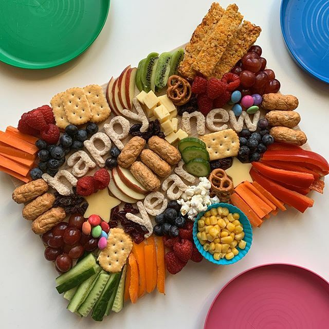 Happy new year!! You can totally still say that still, right? 🥳🎉2️⃣0️⃣2️⃣0️⃣ We had a really lovely Christmas break. It was filled with days out, family time, pyjama days and eating lots of chocolate 🍫🙈 To celebrate the new year I made this platter for t… ift.tt/2QpO0cp