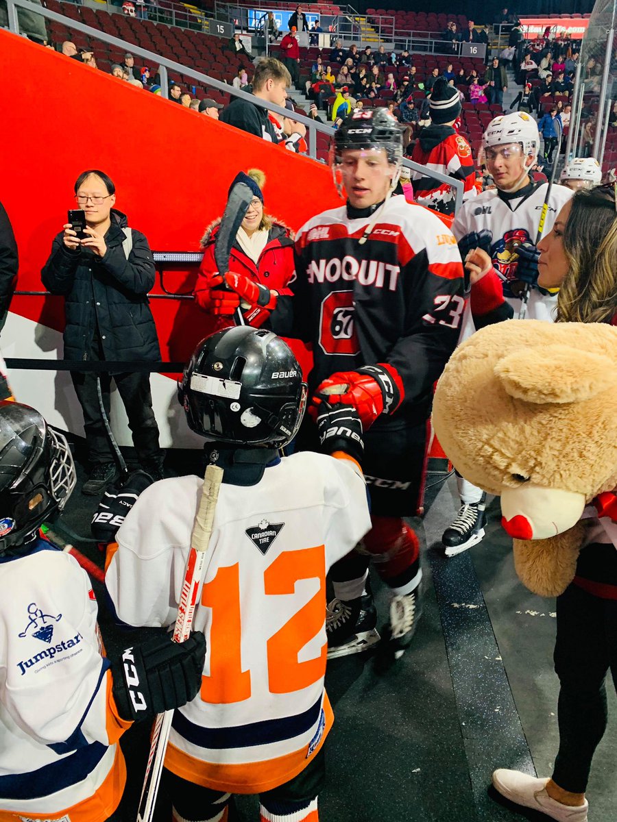 KMHANews's tweet image. IP K1 were invited to scrimmage at TD Place today prior to the @Ottawa67sHockey and Otters puck drop. What a cool experience for the K1 team. #KMHA #InitiationProgram