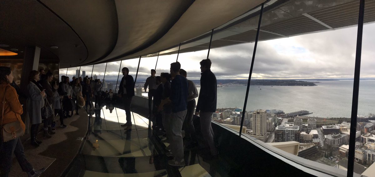 therealNDRudy's tweet image. Really can’t beat the view up here from atop the @space_needle. The @NotreDame @ndundertones entertaining visitors with the sun peeking out on the @CityofSeattle.