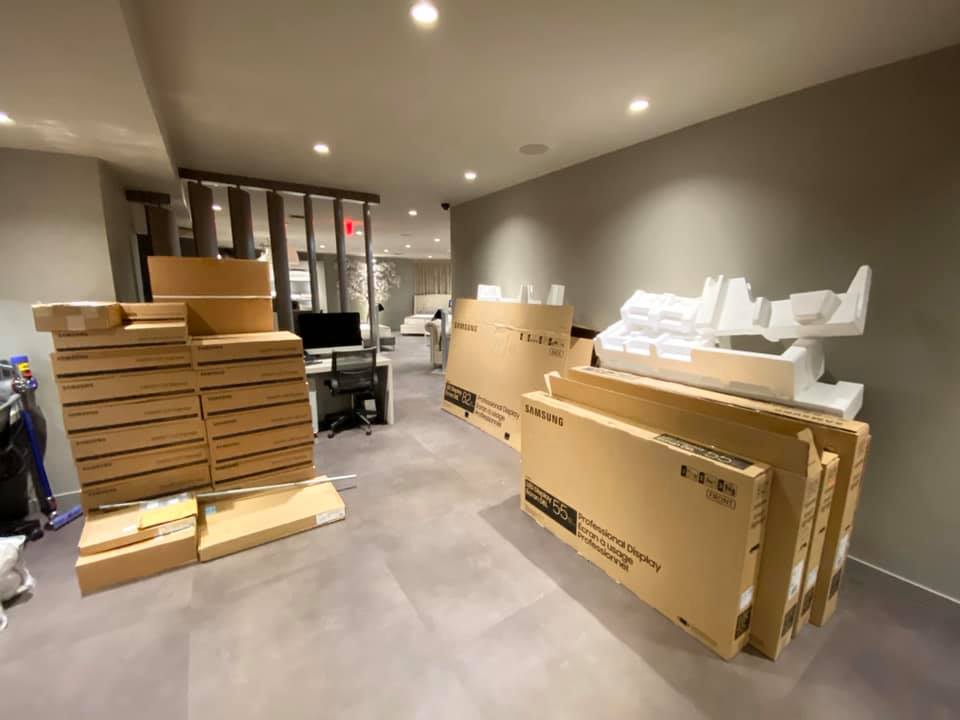MatteraAV's tweet photo. Just finished this clients site a little over a month ago. They are already asking for upgrades! In progress.#digitalsignage #retailav #designbuild #commercialsystems #interiordesigner #8k #audiovideoconsultant #AvControlsystem @SamsungUS @RTICorp #retailaudiovisual #ledwall https://t.co/DCuTRkeUvM