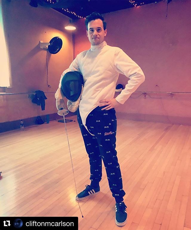 SilverlakeSword's tweet photo. And we’re back today! Happy 2020. 🤺🎉 Start your New Years resolution and fence more! #Repost @cliftonmcarlson : Sometimes you just have to try a new sport. And sometimes that sport is the one where you try to poke someone over and over again. It’s fun! 🤺 #fencing #silverlake… https://t.co/Xo9ndMyMqz