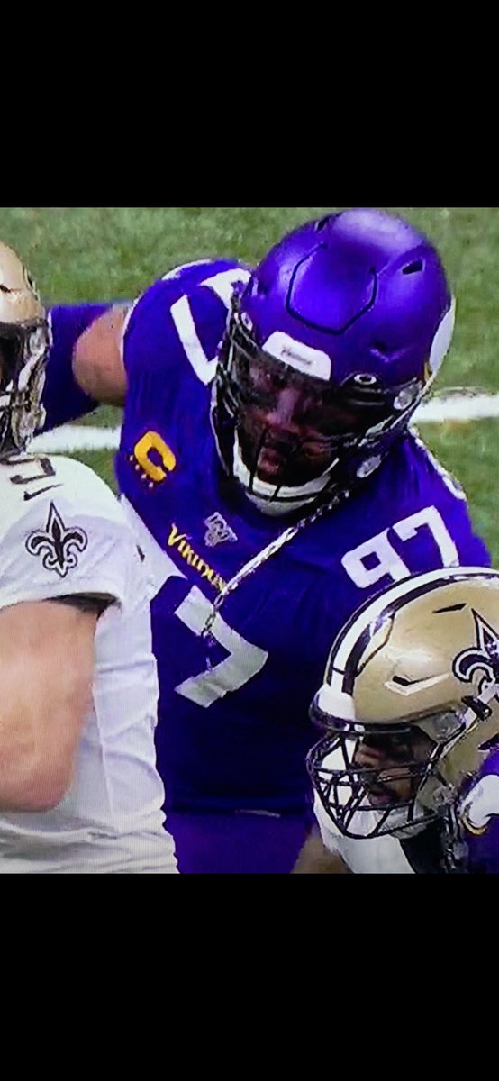 TheeMuzzleBlast's tweet photo. When @EversonGriffen realizes that wearing his necklace during a game was a bad idea..
#NFL #WildCardWeekend #MINvsNO https://t.co/aEWgwbZZPA