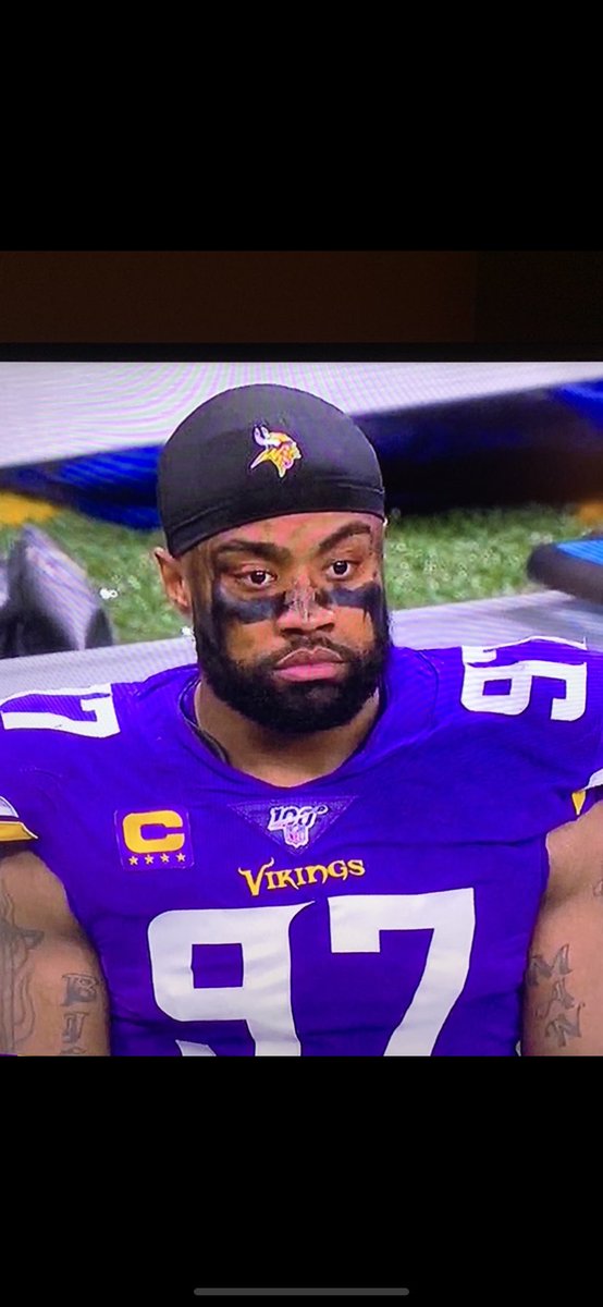 TheeMuzzleBlast's tweet photo. When @EversonGriffen realizes that wearing his necklace during a game was a bad idea..
#NFL #WildCardWeekend #MINvsNO https://t.co/aEWgwbZZPA
