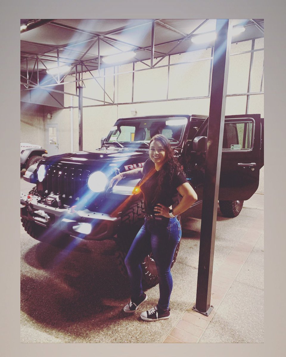 Pamelaaaloveee's tweet photo. Ahhhhhhh!!!!! Ya girl bought herself a RUBICON!!!!!!! when I say I’m soo happy n proud of myself like Biittccchhh I did that! I feel so blessed to be able to get a new car!!! All this hard work is paying off and will continue to!!! #liftedcar #proud #hardworkpaysoff #jeeprubicon https://t.co/ctc4IG5Fpr