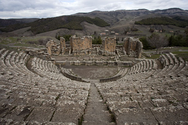 DrJEBall's tweet photo. The ruins of the #Roman city of Cuicul (Djémila, Algeria).

The city was founded as a veteran colony under the emperor Nerva. It was built in a mountainous area, making the layout quite complicated - but providing a spectacular backdrop to the ruins.

#AncientSiteSunday https://t.co/TtVIZjb1Kx