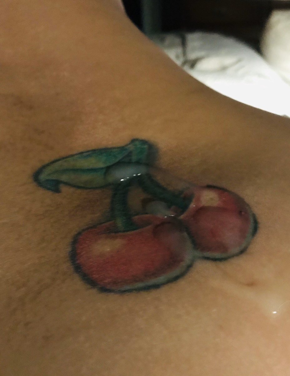 VanilaVicki's tweet photo. Oh how I love to share my cherries! https://t.co/hBwjbEISkM