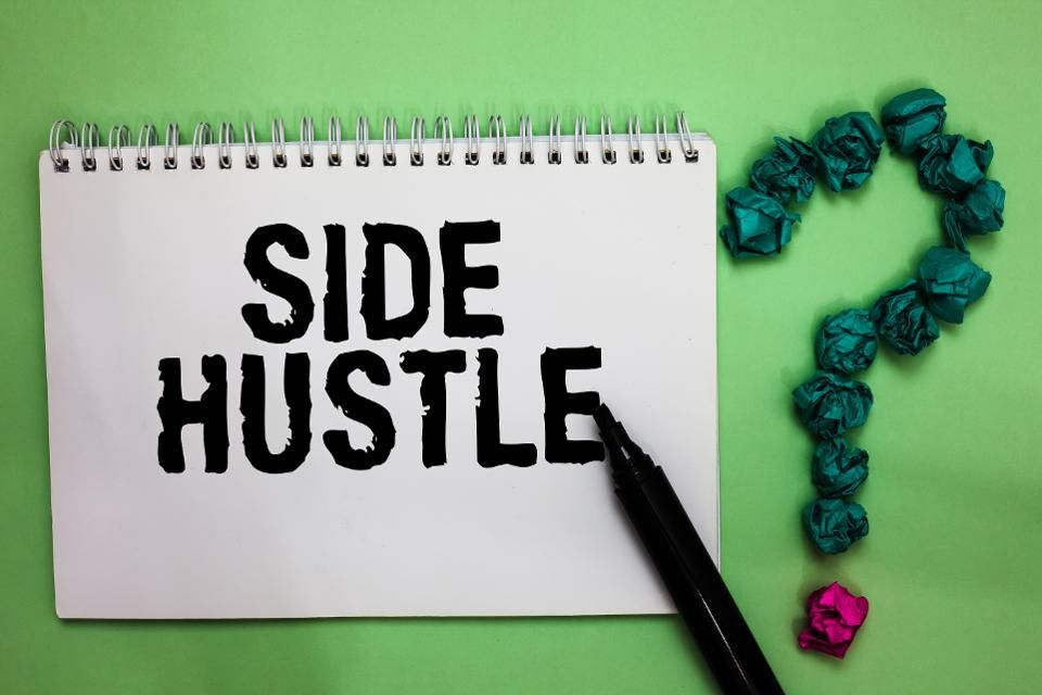AboutScore's tweet photo. Boost your credit score with a....
40% of UK workers have a "Side Hustle" as day jobs become increasingly insecure. The Trend is expected to increase to half of  Adult population by 2030 according to research.  
#creditscore #money  #financialeducation https://t.co/5KhFc5gYRp