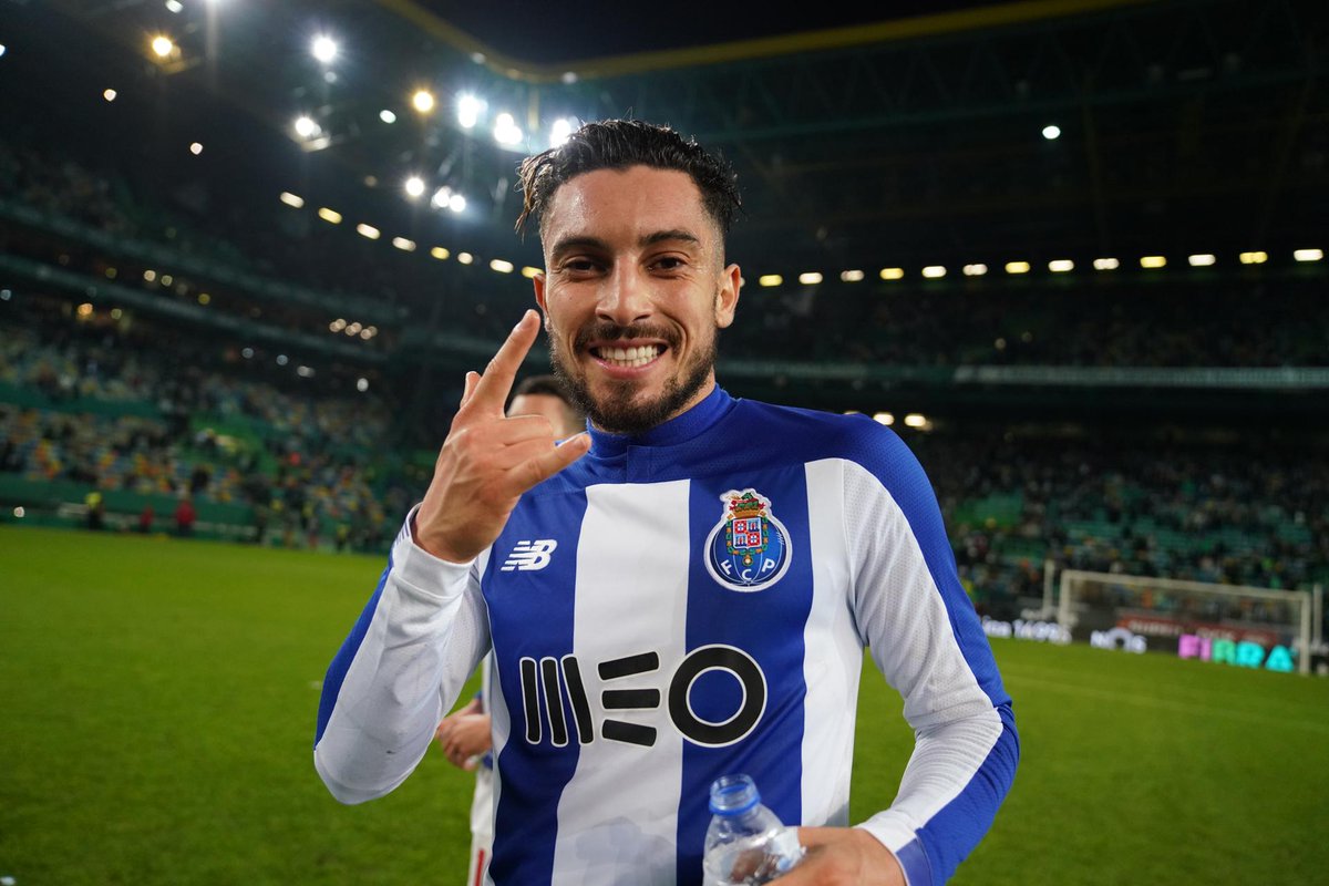 FCPorto's tweet photo. +3 💪💪

#FCPorto #SCPFCP #DragõesJuntos https://t.co/tjICdo4FKc
