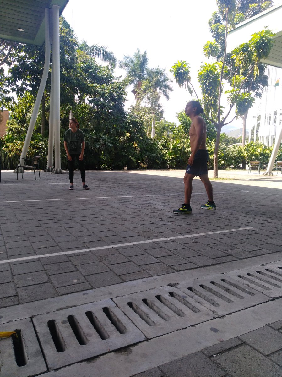 FootbagMedellin's tweet photo. Jugando #footbagnet en #Medellín #footbagMedellín #FootbagSuramericano #footbagfreestyle #Footbag https://t.co/UYmAcRUkYQ