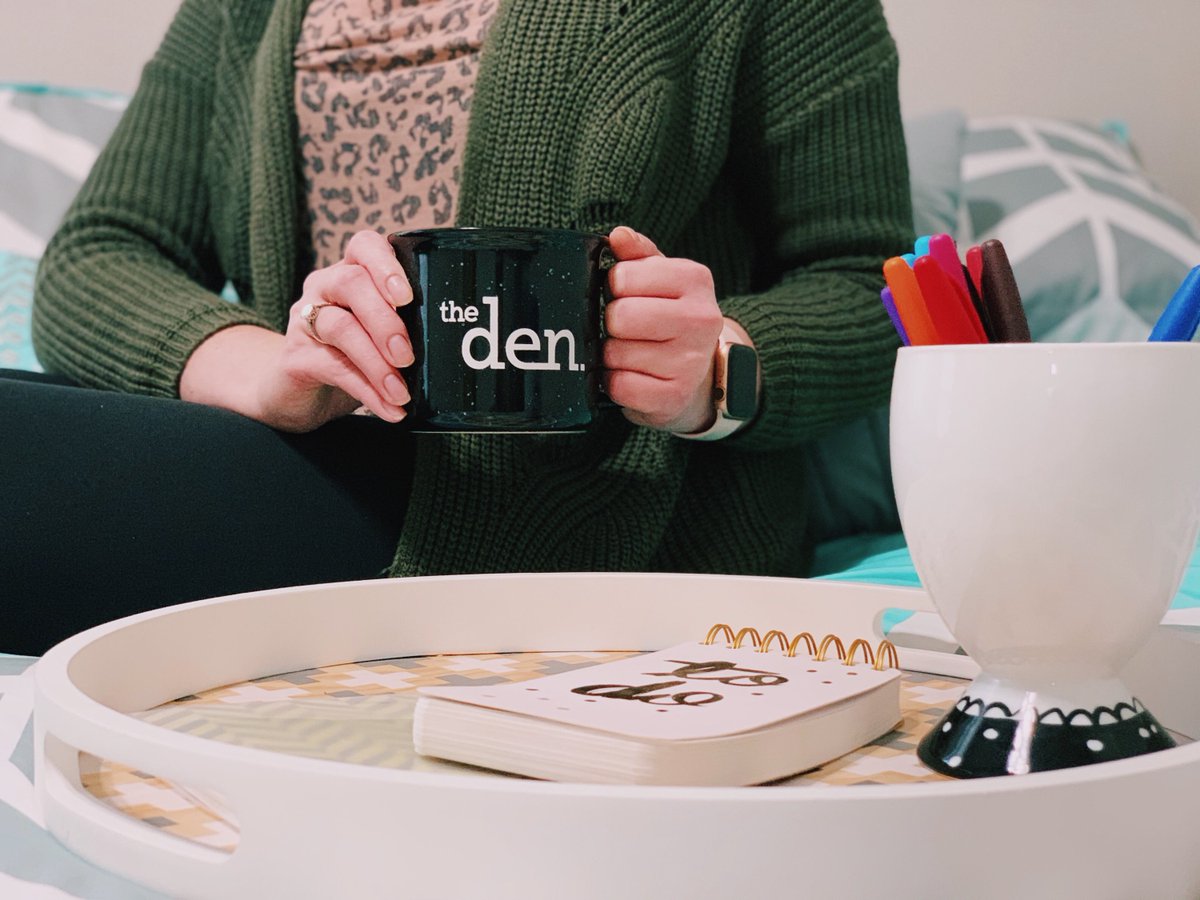 What's on your to-do list before school starts? 

Do Laundry ✔️
Pack ✔️
Go grocery shopping ✔️
Hang out with Family ✔️
Hang out with Friends✔️  
Sign up for classes✔️ 
Renew your Lease at the Den.... 

Renew today and check the last thing off your list! 

#livetheden