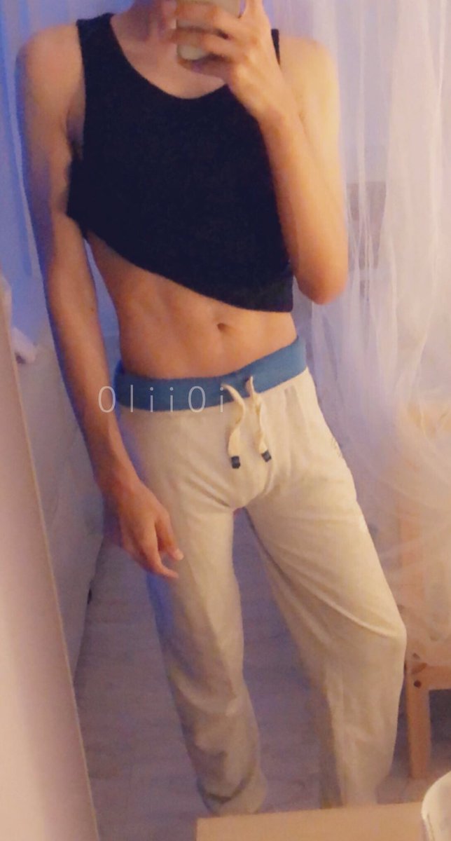 0lii0i's tweet photo. احب هالصوره .. حبوها معاي🤤 https://t.co/463lItnrn7