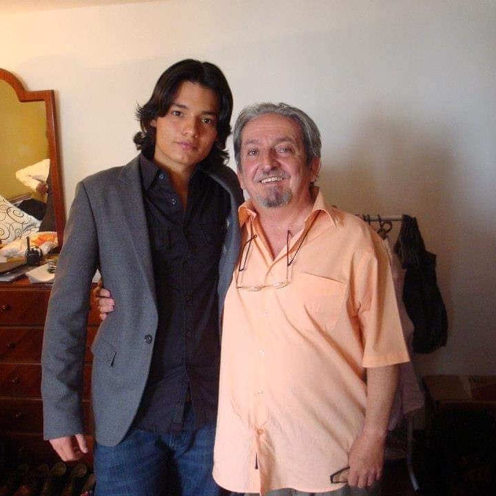 RevistaSOONCol's tweet photo. #SoonTeInforma Lamentamos el fallecimiento del actor Daniel Rengifo, quien recordamos como Bryan en La gloria de Lucho. Participó en Tu Voz estéreo y Esmeraldas. El artista libraba, desde el 2014, una valiente lucha contra un tumor cerebral. Paz en su tumba. 😔🙏🏼 #revistasoon https://t.co/xhjyuf9AFb