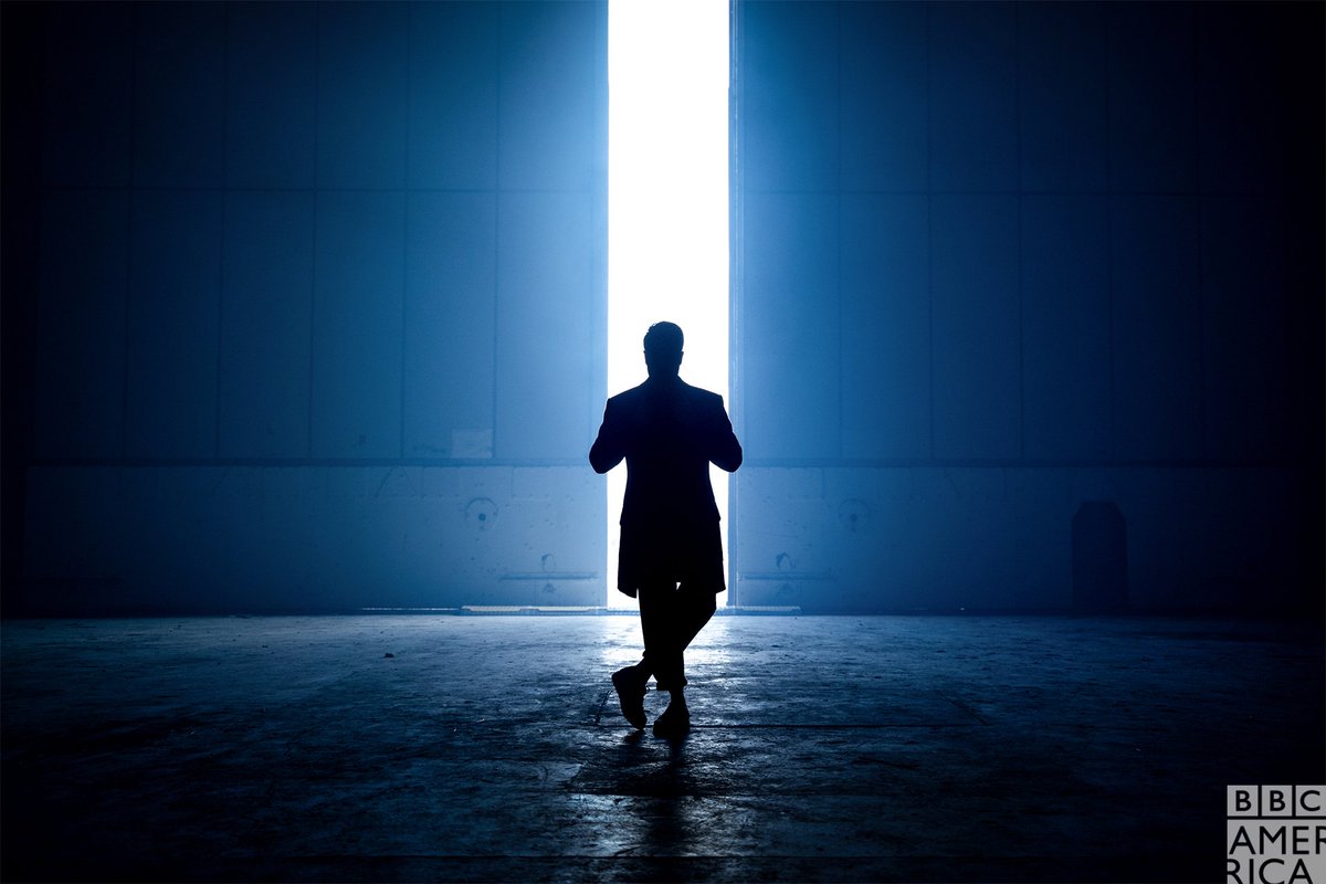 TSpymaster's tweet image. ~Secret agent. 
-Sometimes a renegade murderer.
-will flirt with Yaz to annoy 13
-call me master 
-O is my name and THAT is why I chose it. So satisfying. 
-flying house tardis. Bit wicked witch of the West.~